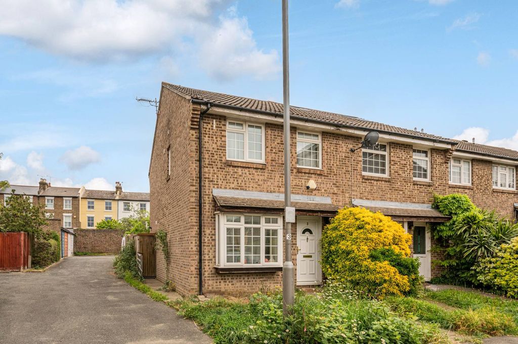 Property photo 2 of 16