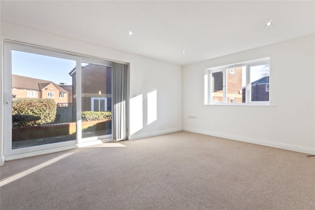Property photo 3 of 9 Picture No. 06