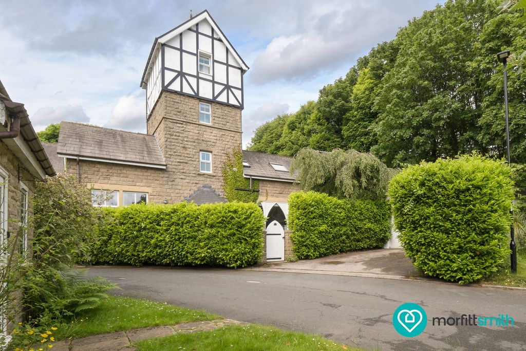 Property photo 2 of 52