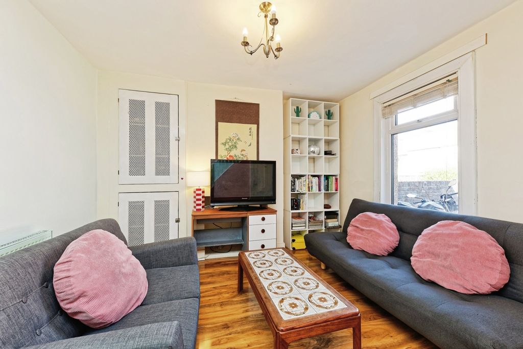 Property photo 2 of 20 Pbox-Img.Jpg