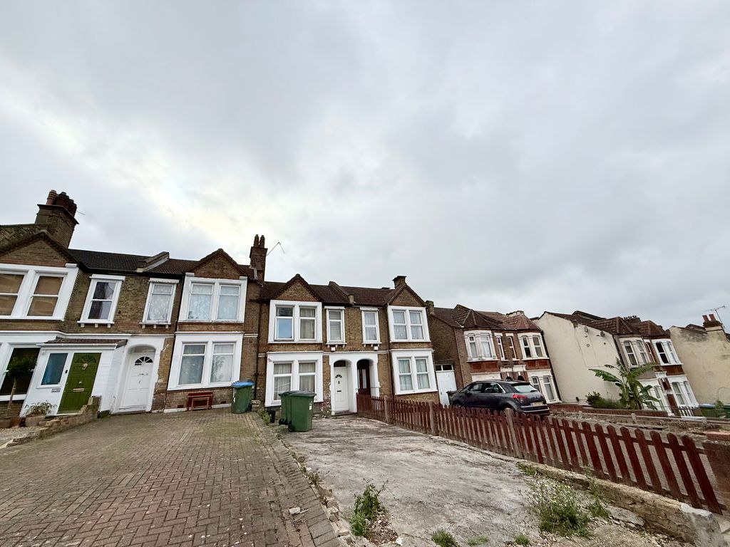 Property photo 1 of 5