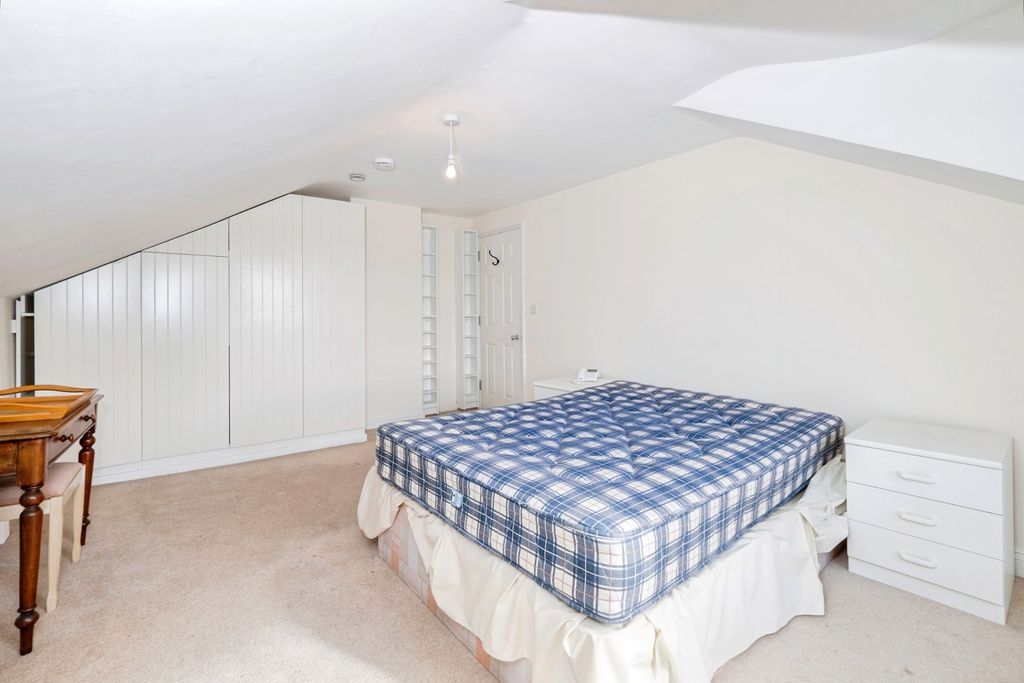 Additional image 10 of 3 bed flat for saleAlverton Road, Penzance, Cornwall TR18