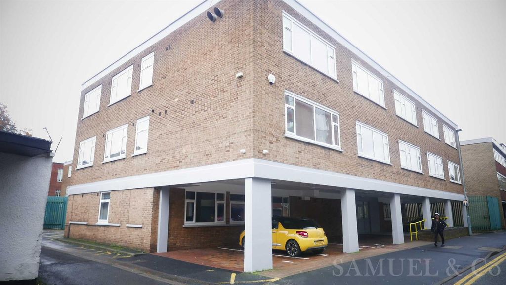 Property photo 1 of 8