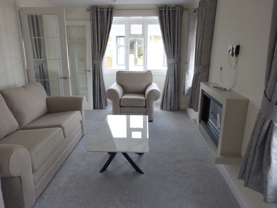 Property photo 2 of 19 Lounge
