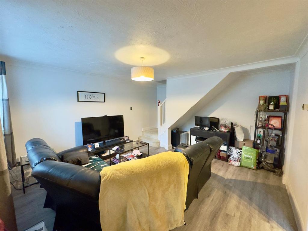 Property photo 3 of 15 Living Room