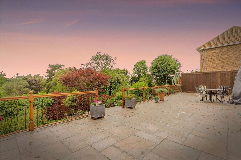 Property photo 2 of 24 Picture No. 28