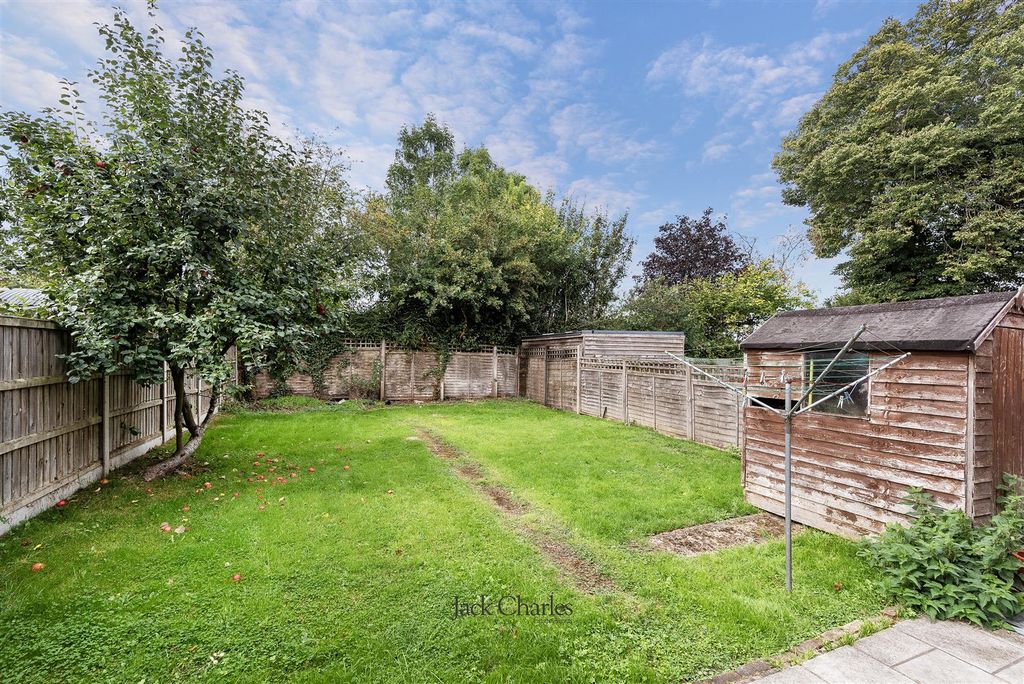 Property photo 2 of 16 8 Paddock Close, Tn3 0Rr 015.Jpg