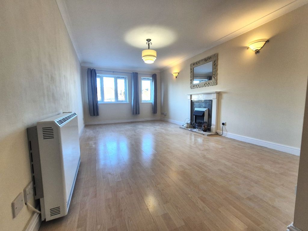 Property photo 2 of 10 Lounge