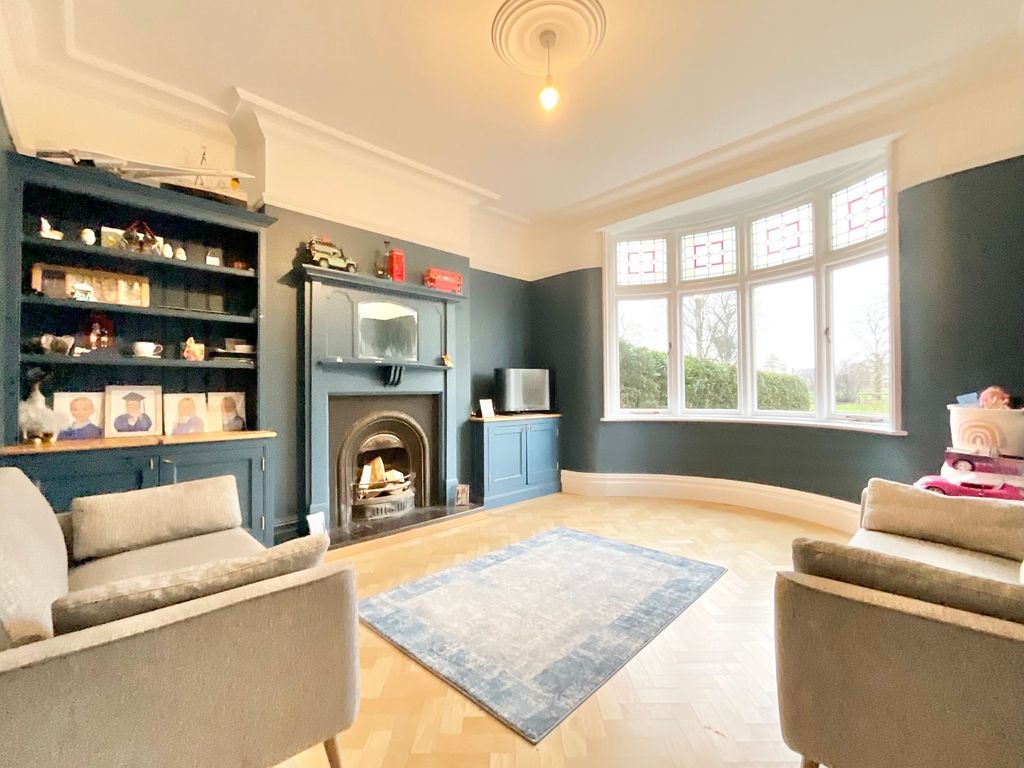 Property photo 2 of 32