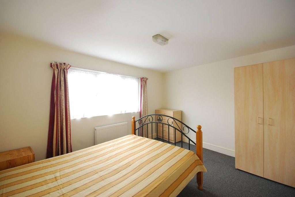 Property photo 1 of 3