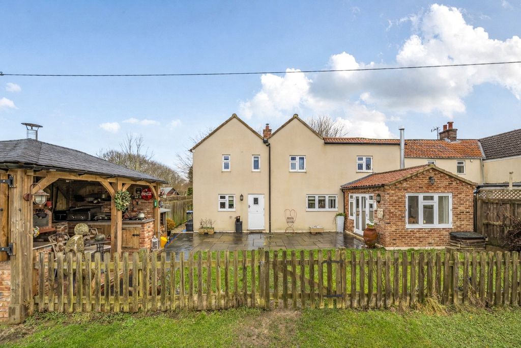 Property photo 3 of 16 Picture No. 31