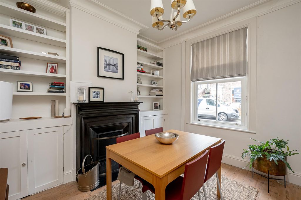 Property photo 1 of 14 Dining Room