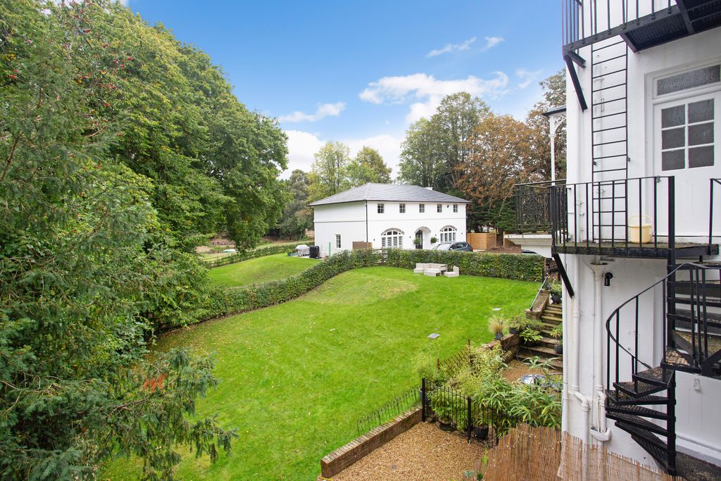 Property photo 2 of 11
