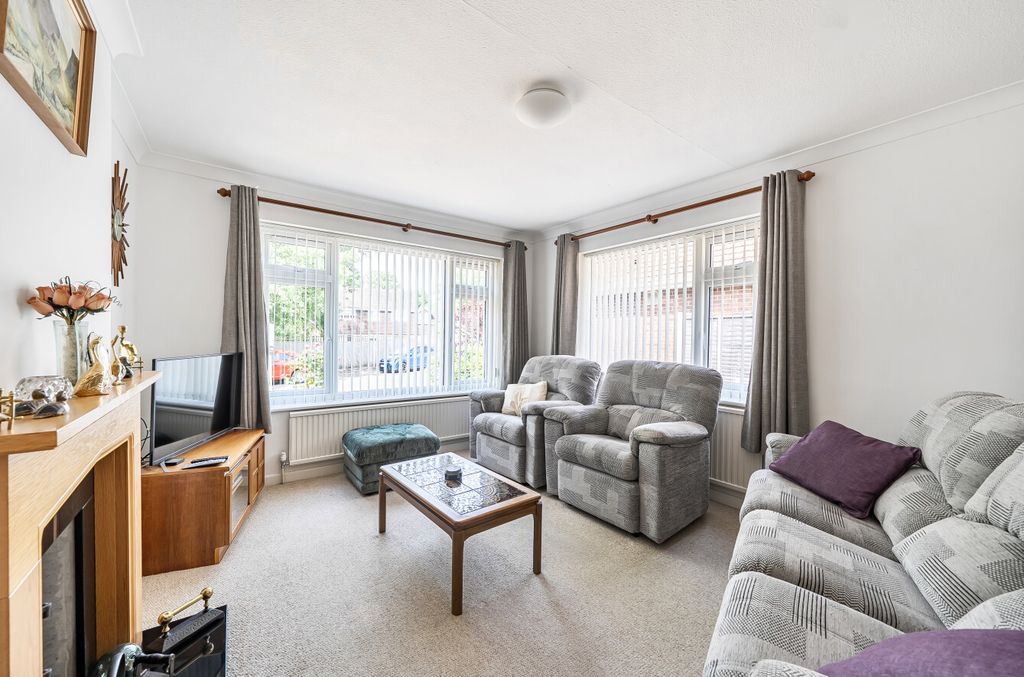 Property photo 2 of 11 1467613-21-6A182B...