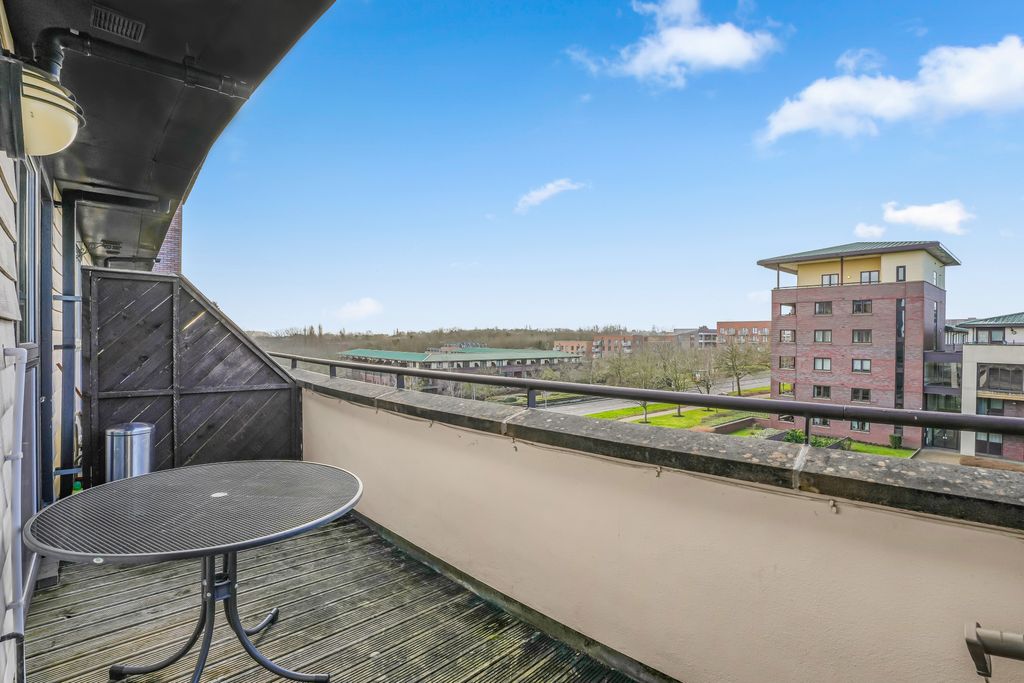 Property photo 3 of 17