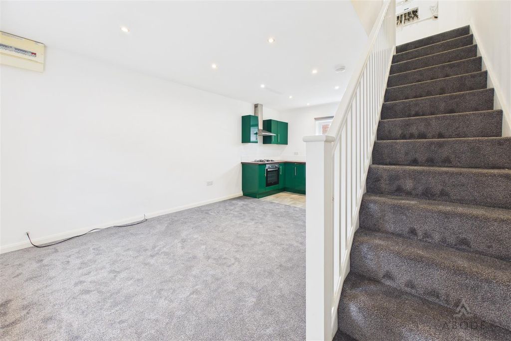 Property photo 3 of 12 Cam02544G0-Pr0366-Still002.Jpg