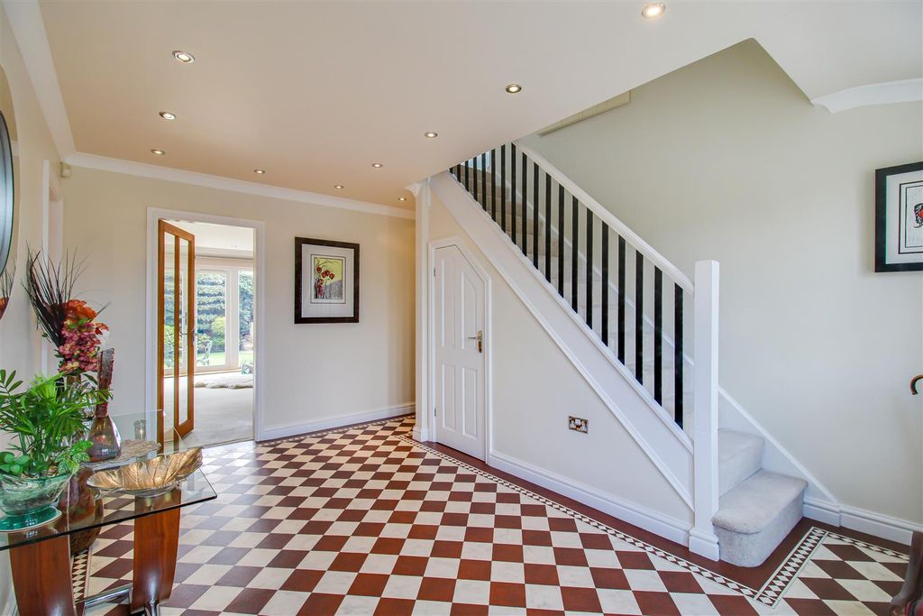 Property photo 3 of 23