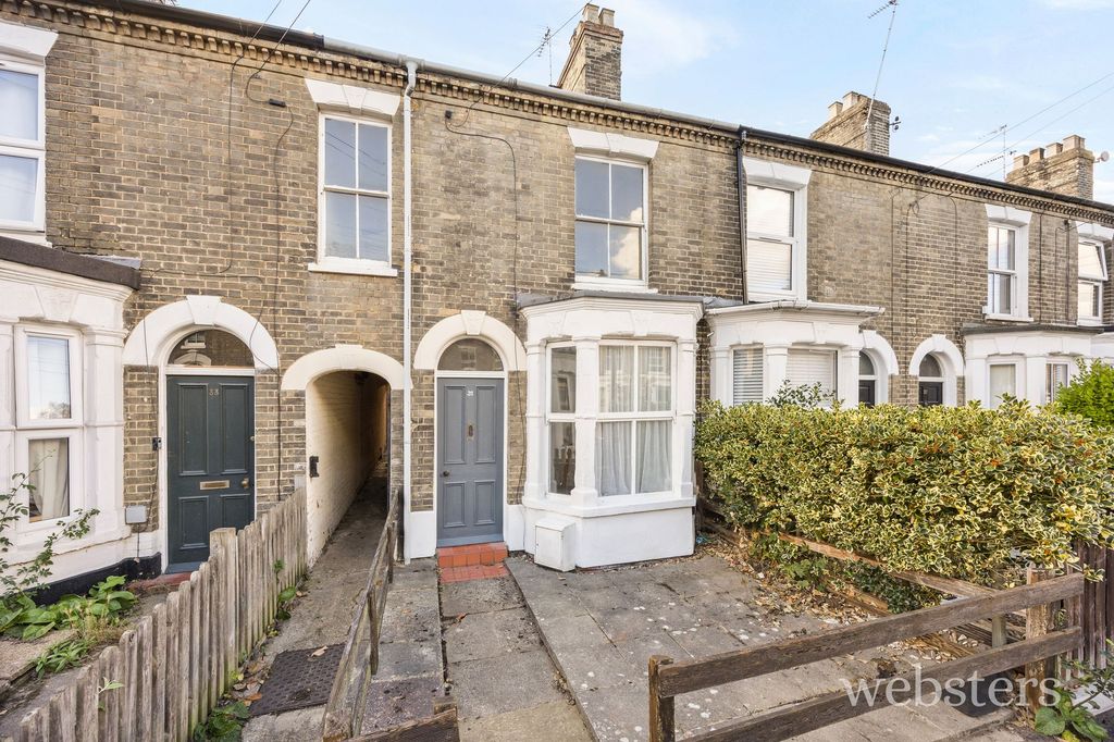 Property photo 1 of 17