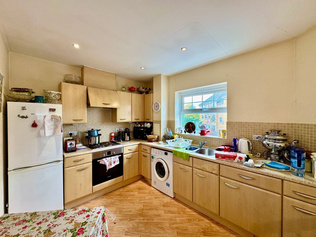 Property photo 2 of 8 Kitchen