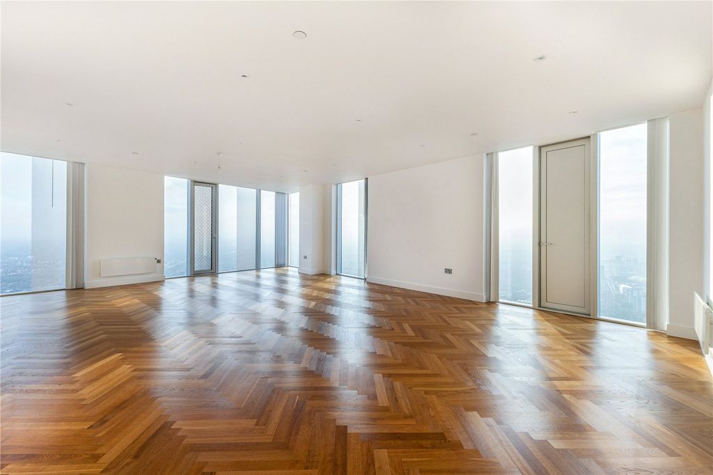 Property photo 2 of 27 Lounge