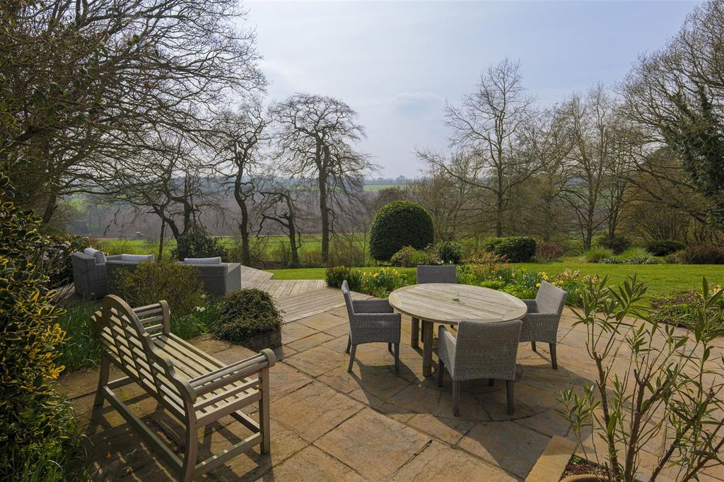 Property photo 2 of 32