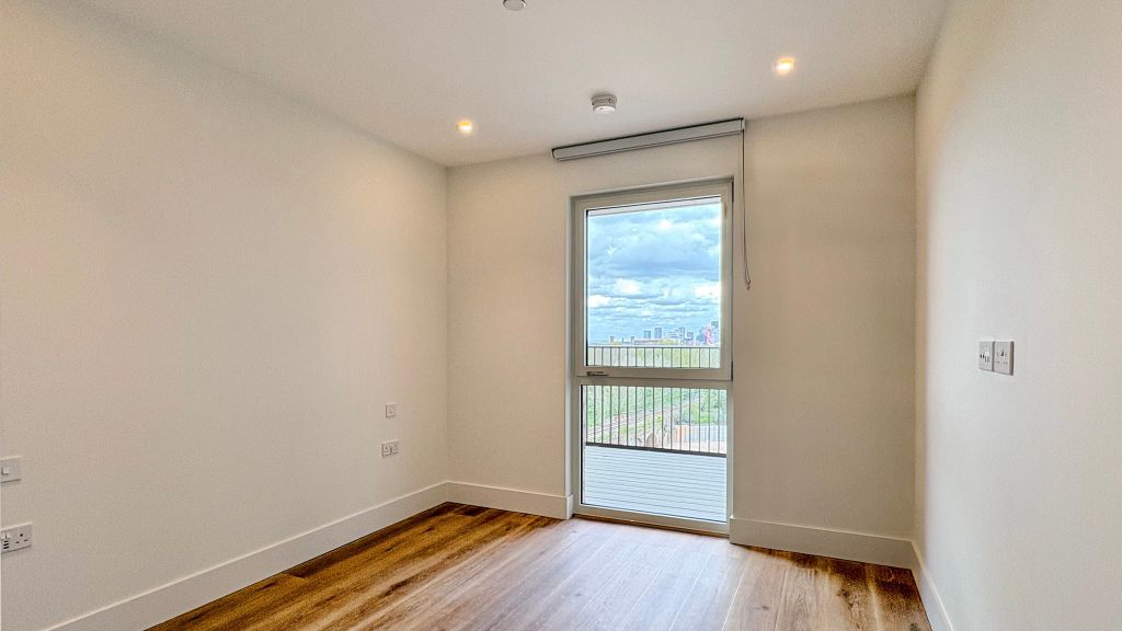 Property photo 3 of 13 Bedroom