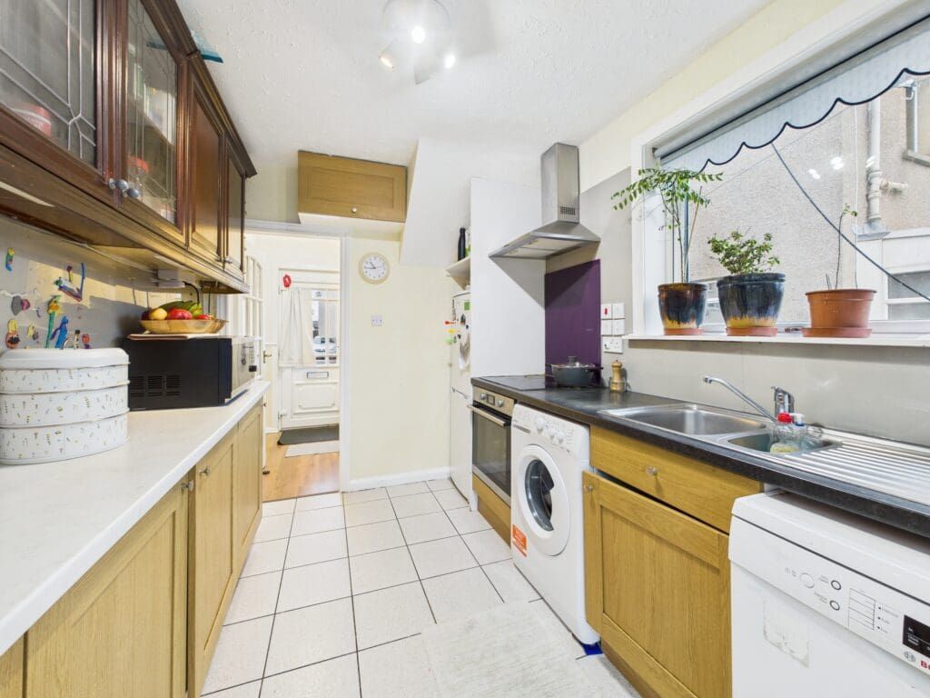 Property photo 3 of 18