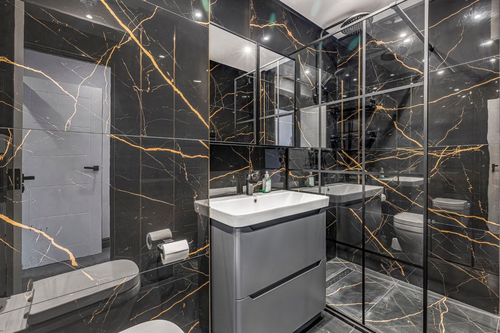 Property photo 3 of 19 Picture No. 20