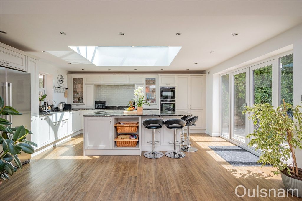 Property photo 3 of 38 Picture No. 36