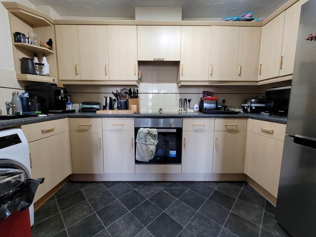 Property photo 3 of 8 Kitchen.Jpg