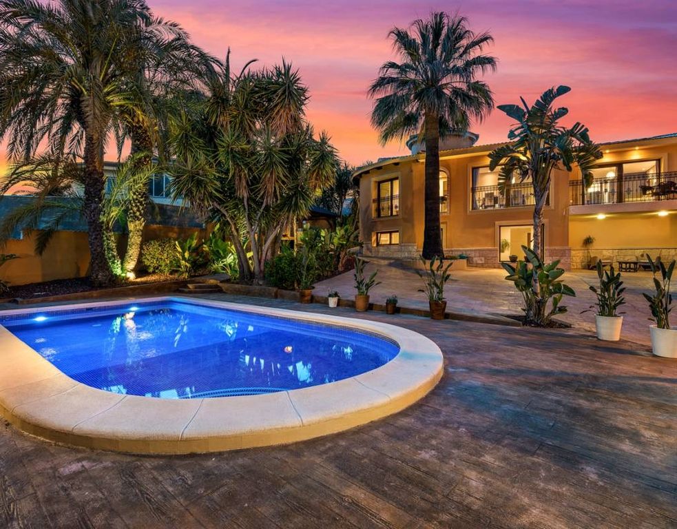 Property photo 1 of 20