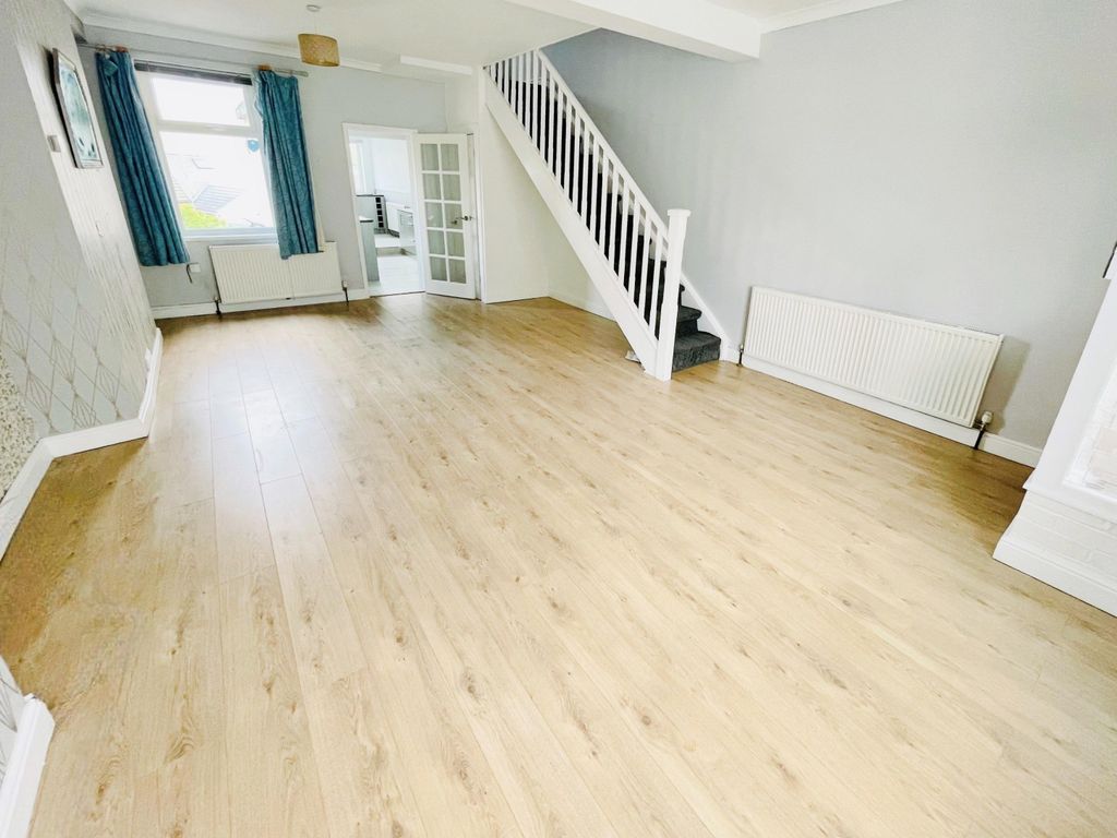 Property photo 2 of 9 Image