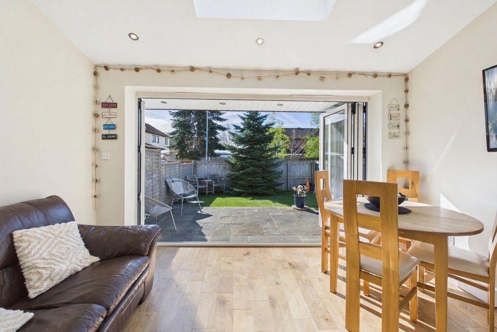 Property photo 3 of 23