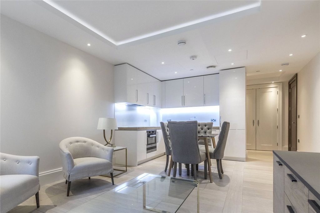 Property photo 2 of 17 Picture No. 15