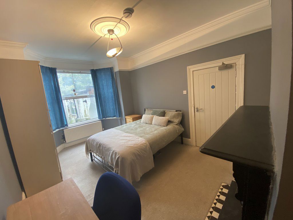 Property photo 1 of 27