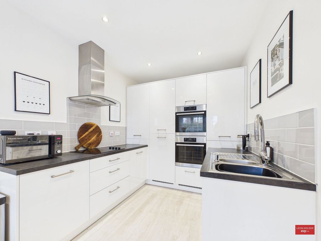 Property photo 3 of 33