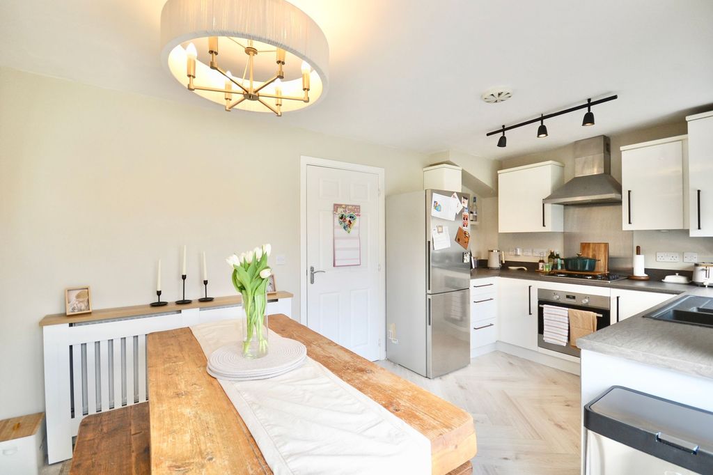 Property photo 3 of 30