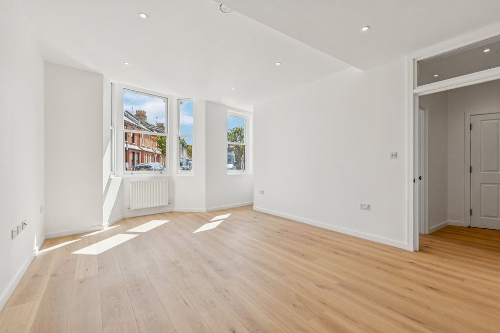 Property photo 2 of 9