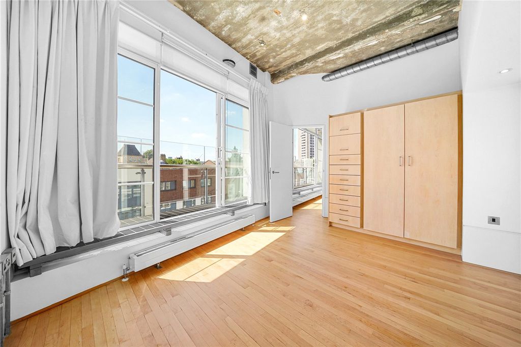 Property photo 3 of 15 Picture No. 26