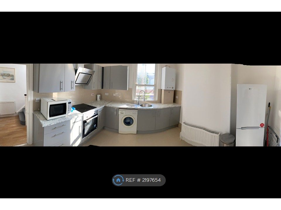 Property photo 3 of 14 Kitchen