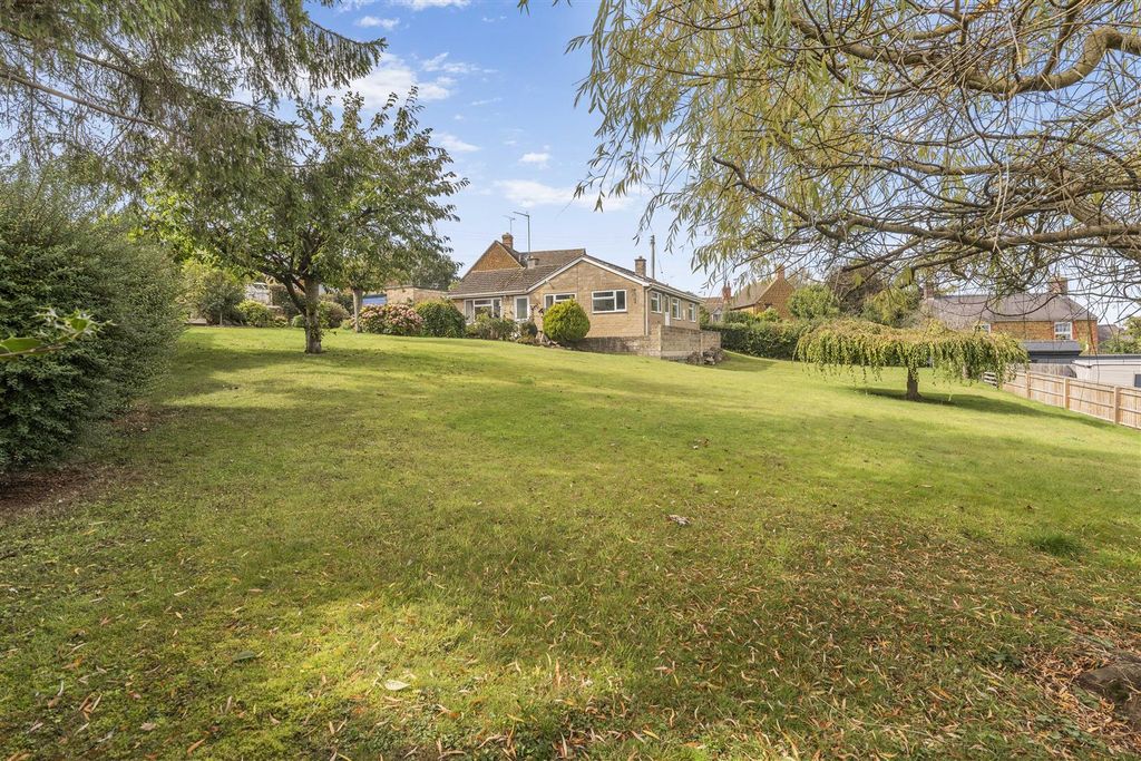 Property photo 2 of 20 Mandalay, Great Bourton-14.Jpg