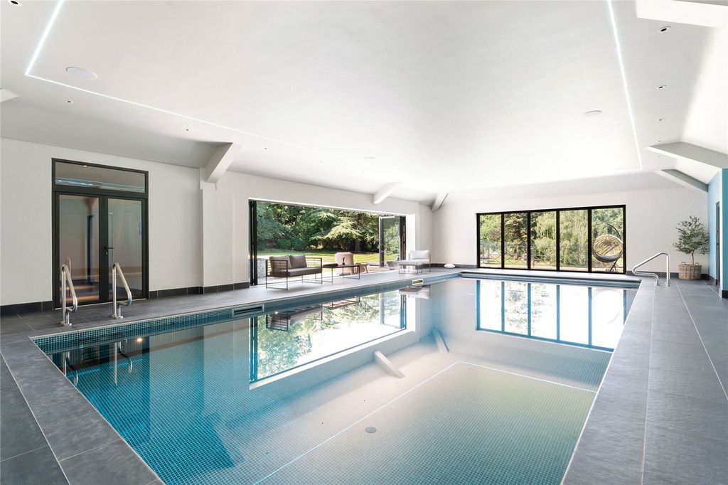 Property photo 2 of 45 Picture No. 18