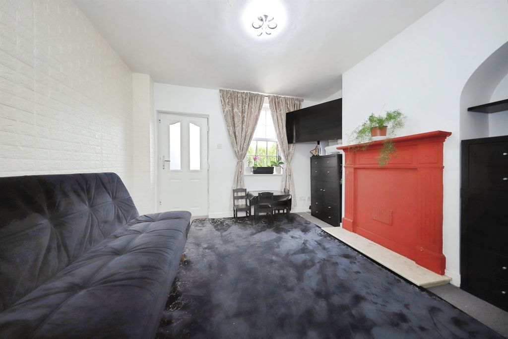 Property photo 2 of 14