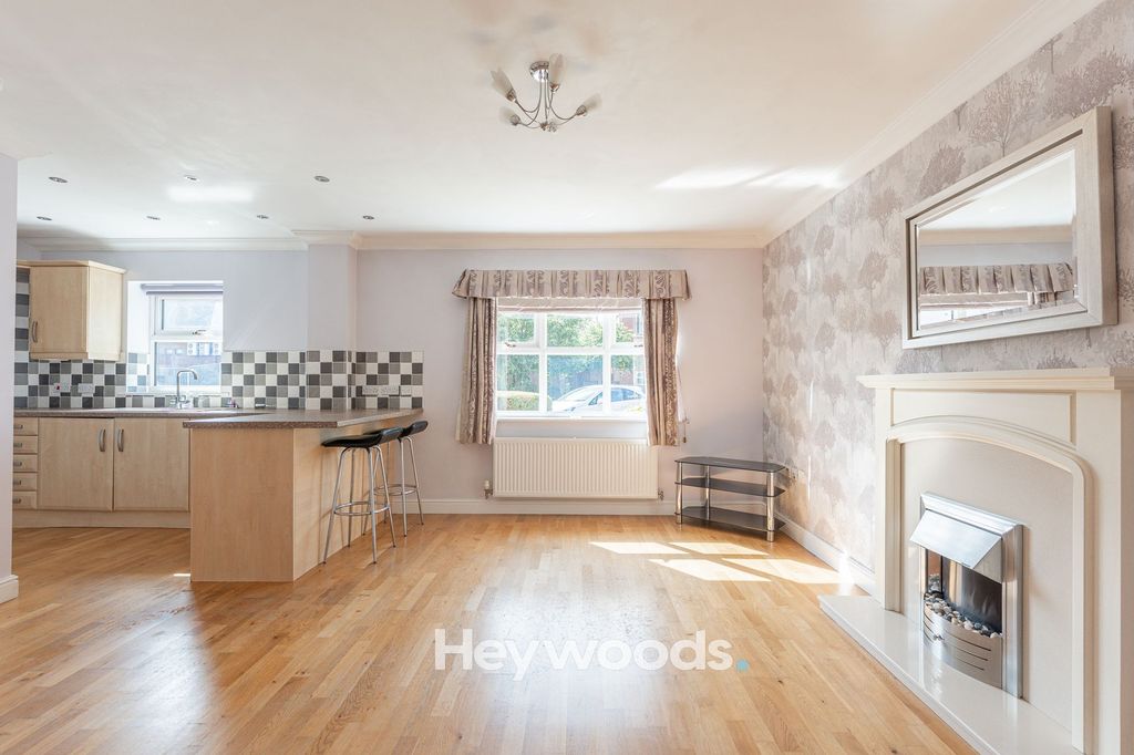 Property photo 2 of 23