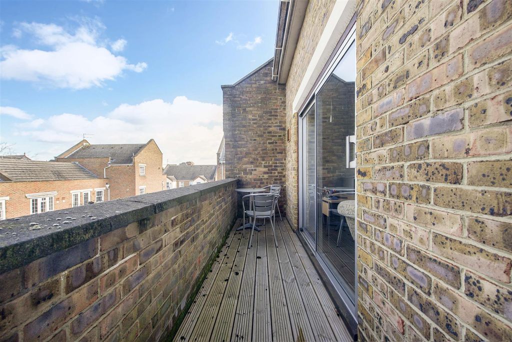 Property photo 3 of 10 Property Photo