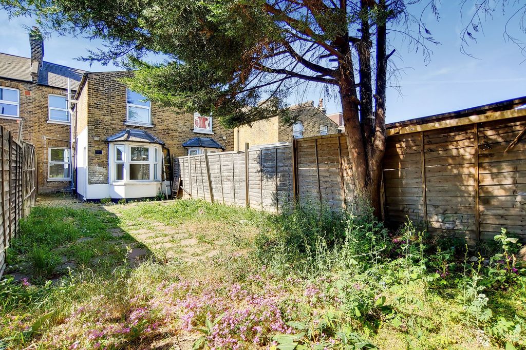 Property photo 2 of 12