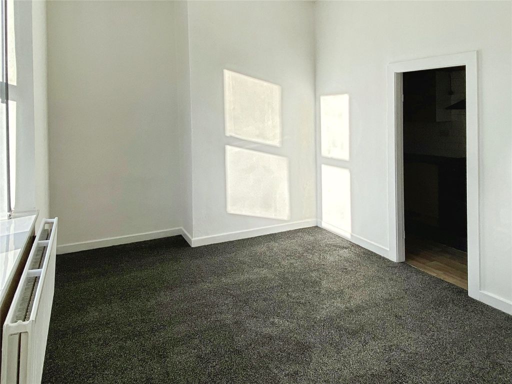 Property photo 2 of 7 Picture No. 12