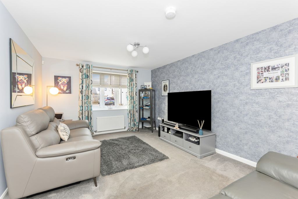 Property photo 2 of 24 Property Image 2