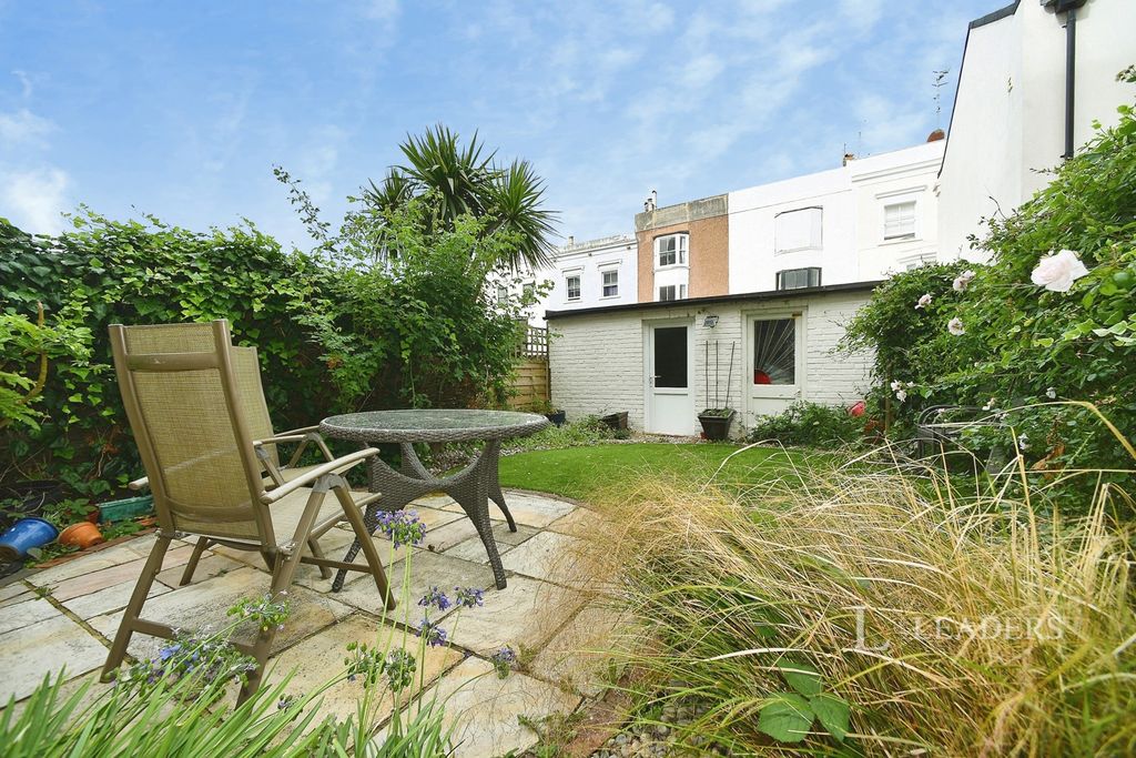 Property photo 3 of 20 Pbox-Img.Jpg