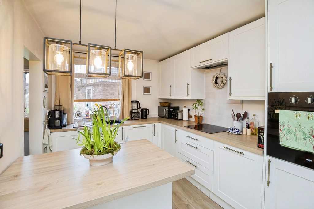 Property photo 2 of 16 Kitchen/ Diner